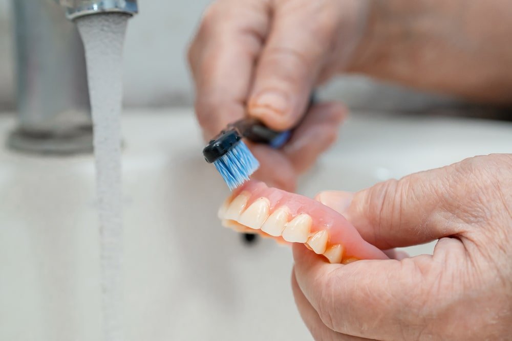 clean-denture